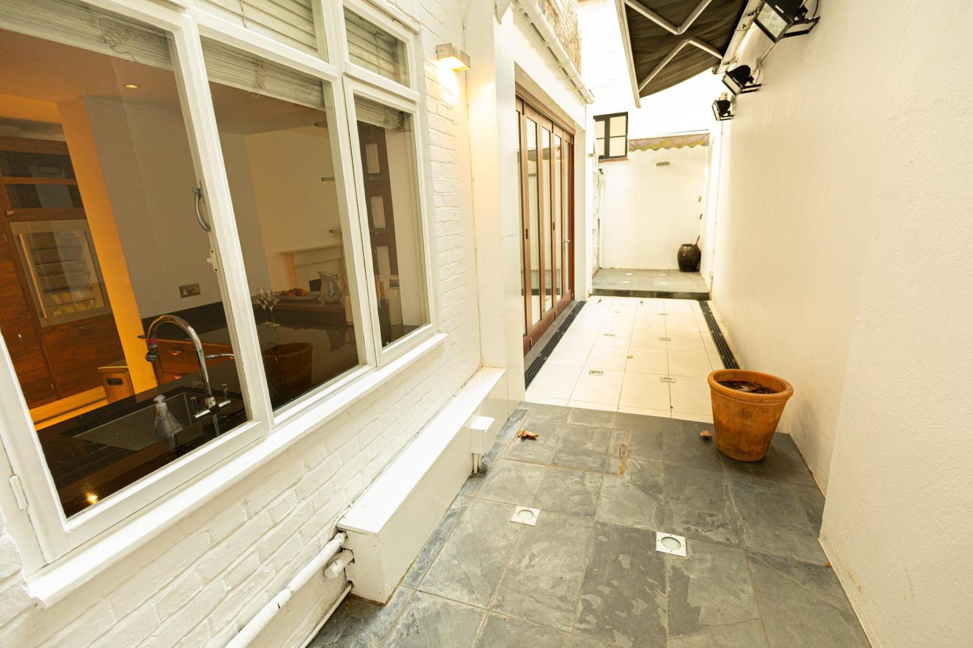 2Bedroom Gem In The Heart Of Kensington London Ngoại thất bức ảnh